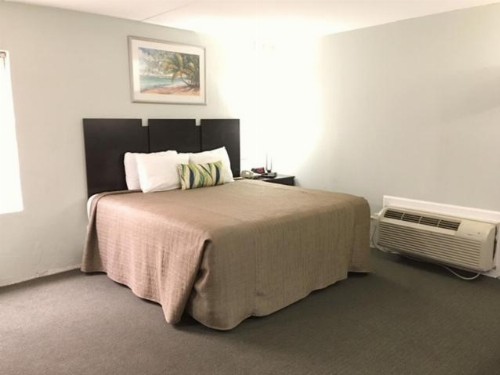Ocean Plaza Motel - image 14