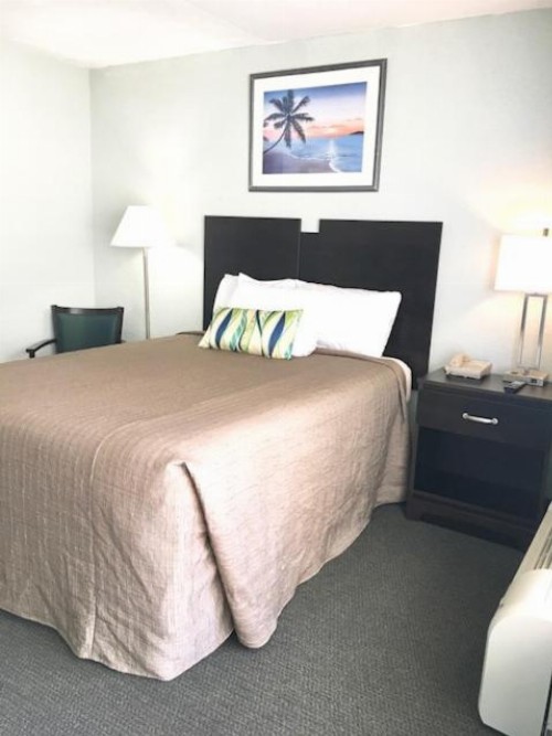 Ocean Plaza Motel - image 37