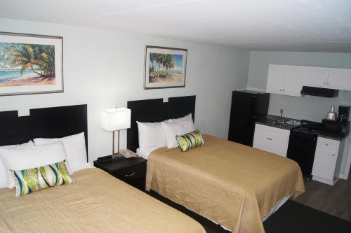 Ocean Plaza Motel - image 38