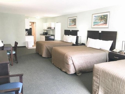 Ocean Plaza Motel - image 43
