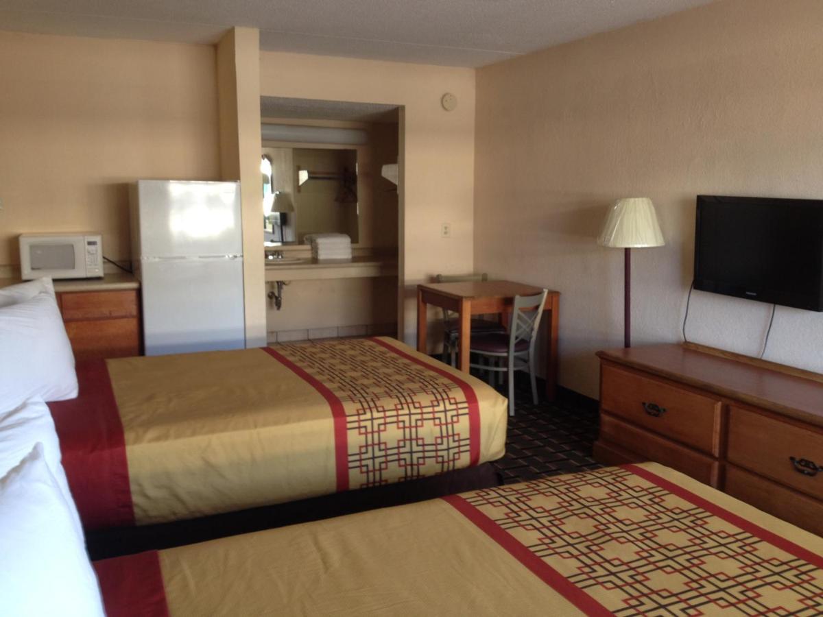 Happy Holiday Motel - main image
