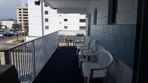 Vancouver Motel - image 12