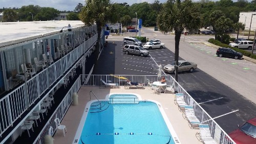 Vancouver Motel - image 27