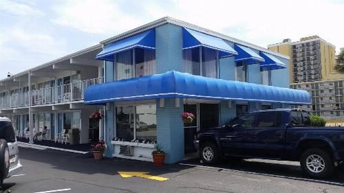 Vancouver Motel - image 31