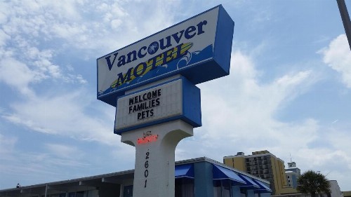 Vancouver Motel - image 33