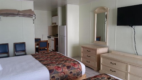 Vancouver Motel - image 34