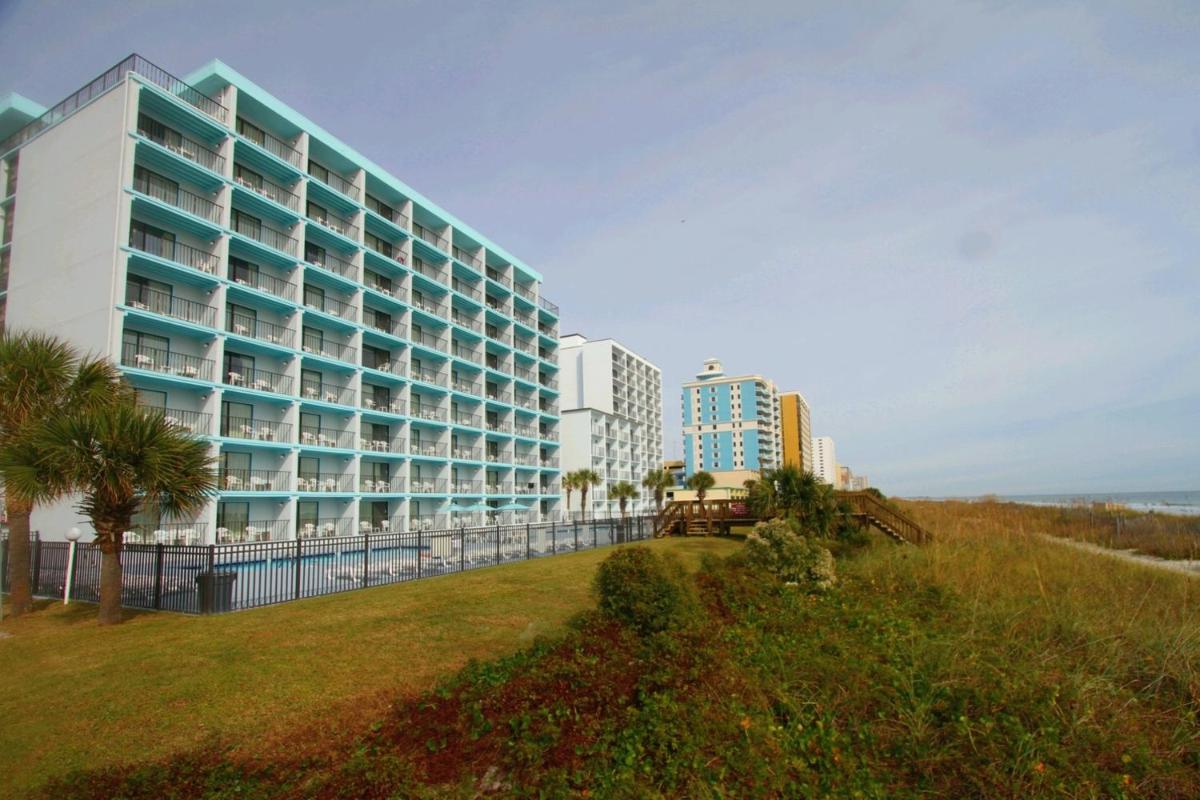 Tropical Seas Hotel - main image