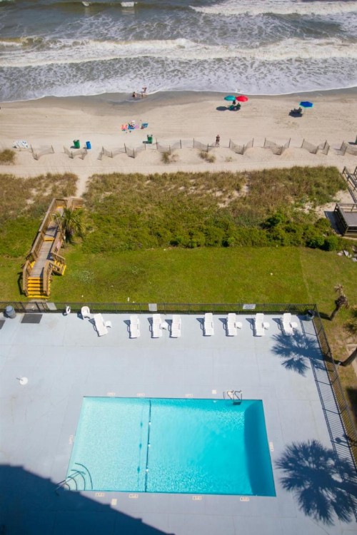 Tropical Seas Hotel - image 16