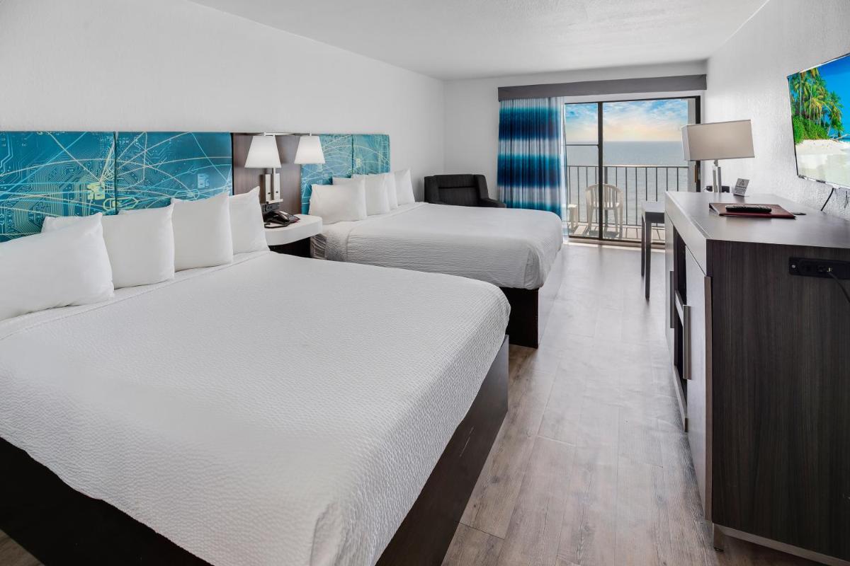 Tropical Seas Hotel - image 5
