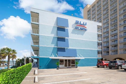 Blu Atlantic Hotel & Suites - image 2