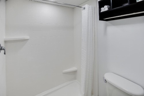 Blu Atlantic Hotel & Suites - image 25