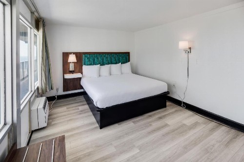 Blu Atlantic Hotel & Suites - image 27