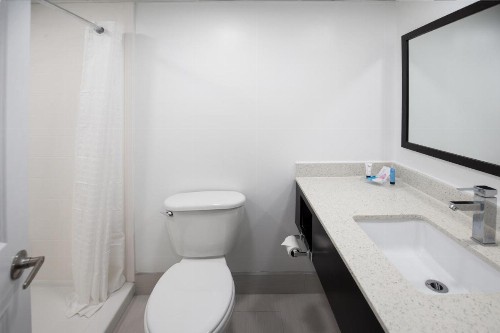 Blu Atlantic Hotel & Suites - image 31