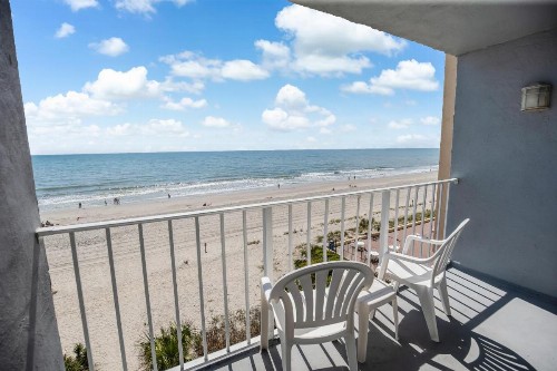 Blu Atlantic Hotel & Suites - image 33