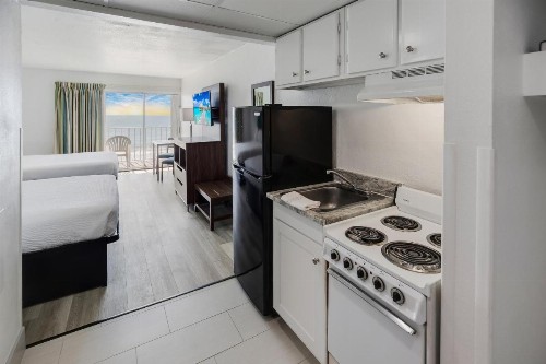 Blu Atlantic Hotel & Suites - image 34