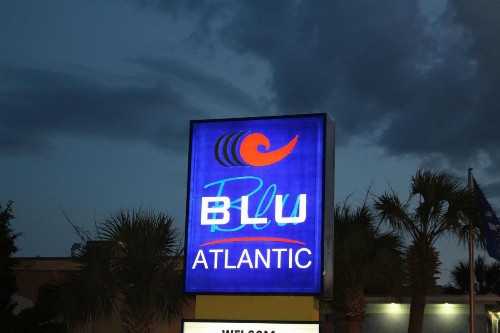 Blu Atlantic Hotel & Suites - image 7