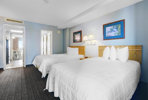 Sand Dunes Tower Suites and Villas - image 7