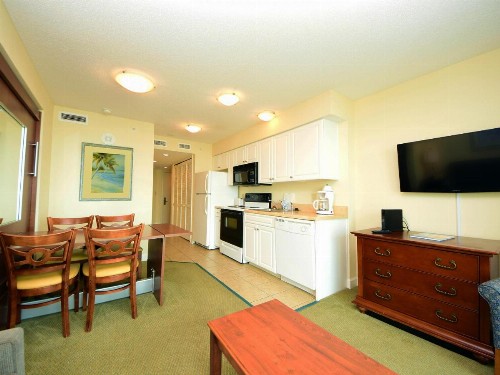 Holiday Sands at South Beach - image 13