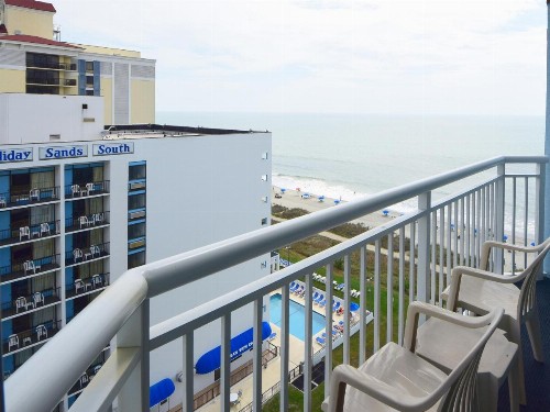 Holiday Sands at South Beach - image 15