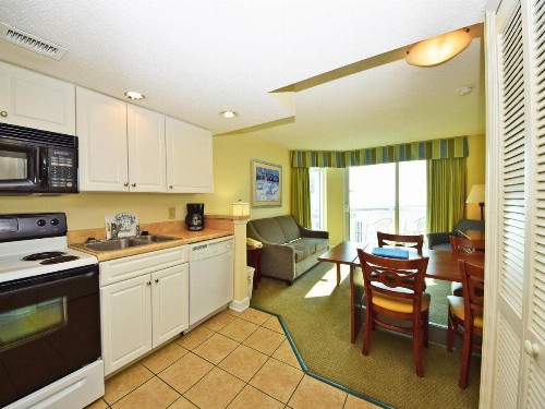 Holiday Sands at South Beach - image 28