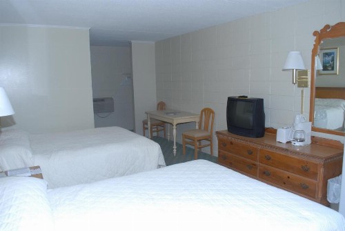 Admiral Motor Inn - image 18