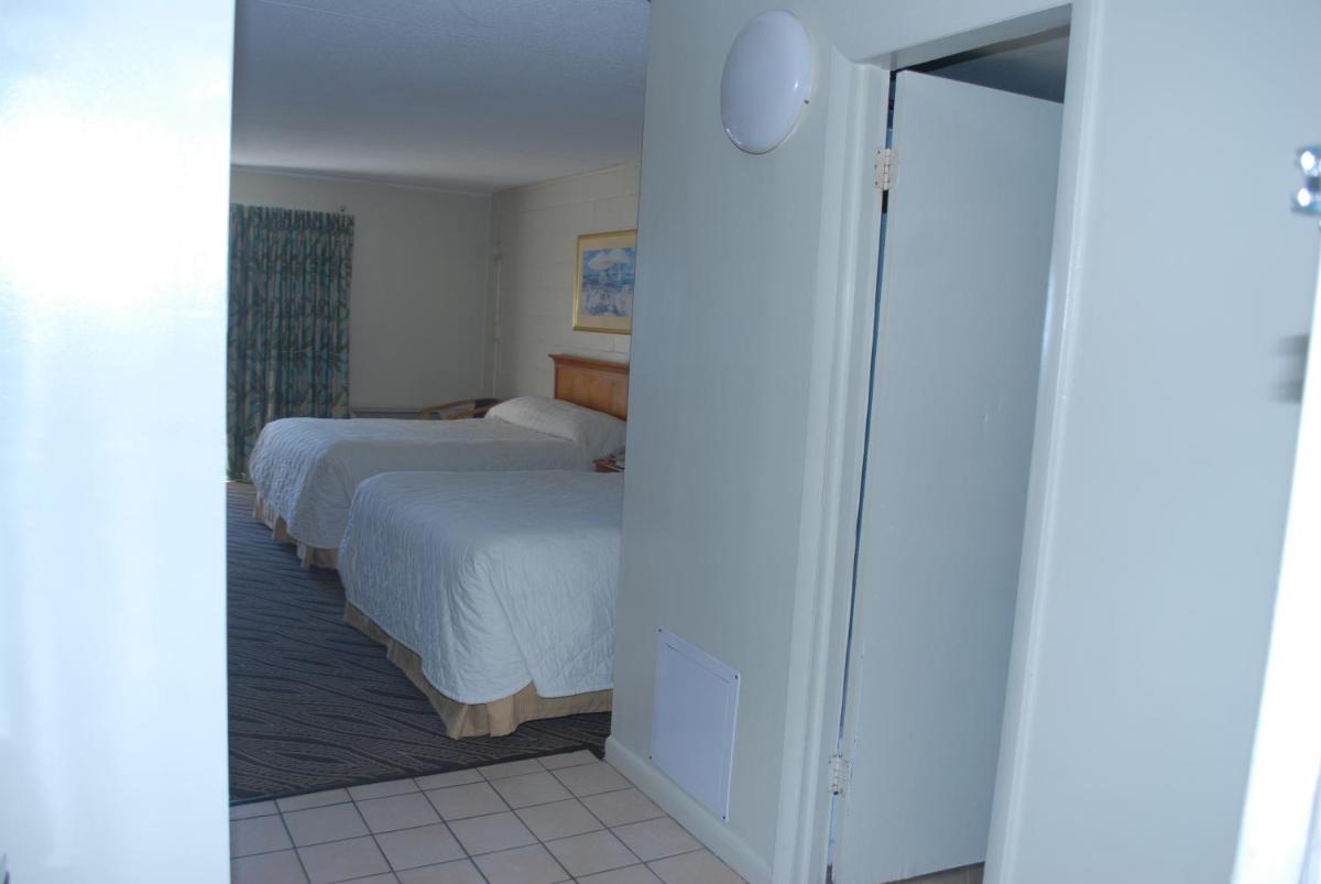 Admiral Motor Inn - image 3