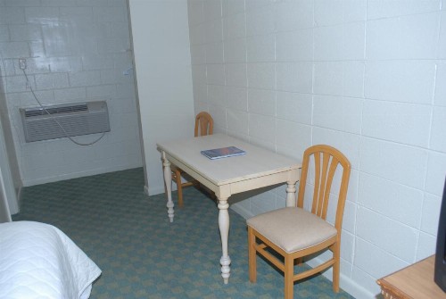 Admiral Motor Inn - image 6