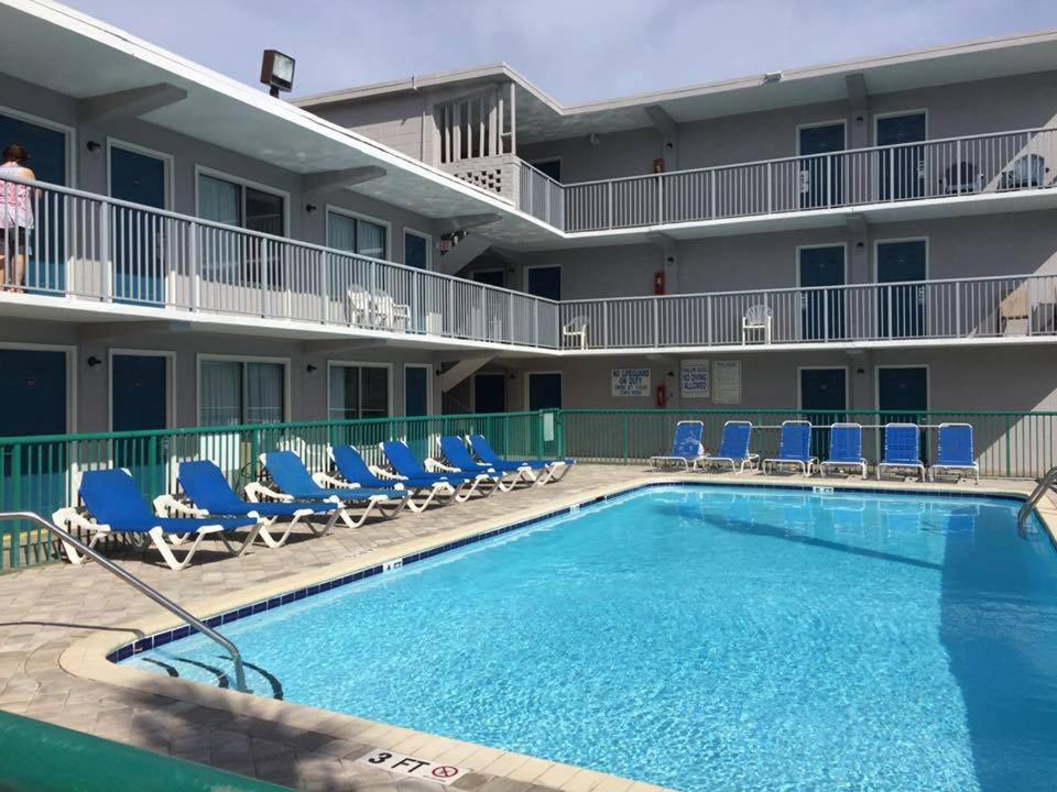Admiral Motor Inn - image 7