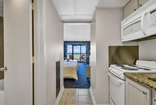 Windsurfer Hotel - image 28