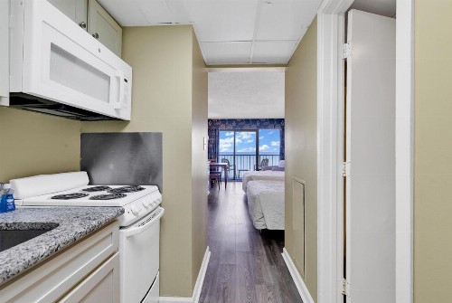 Windsurfer Hotel - image 42