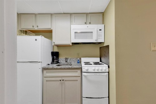 Windsurfer Hotel - image 43