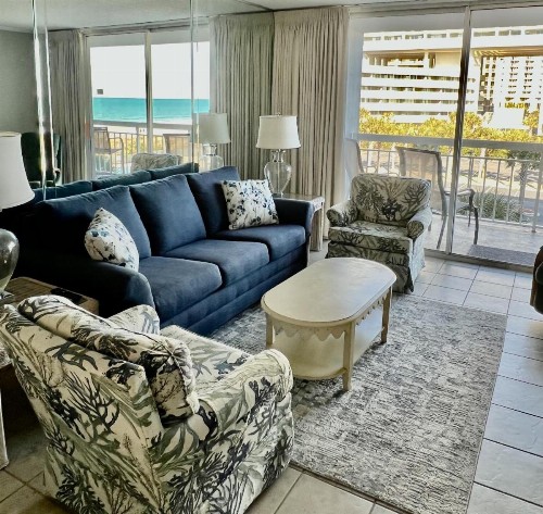 SOUTH HAMPTON 305 3BR 3BA OCEANVIEW Condo