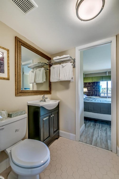 Beachcomber Inn & Suites - image 22