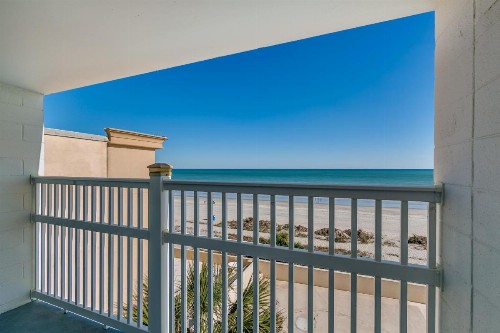 Beachcomber Inn & Suites - image 8