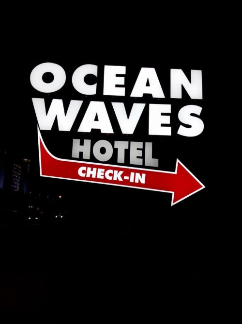 Ocean Waves Hotel - image 7