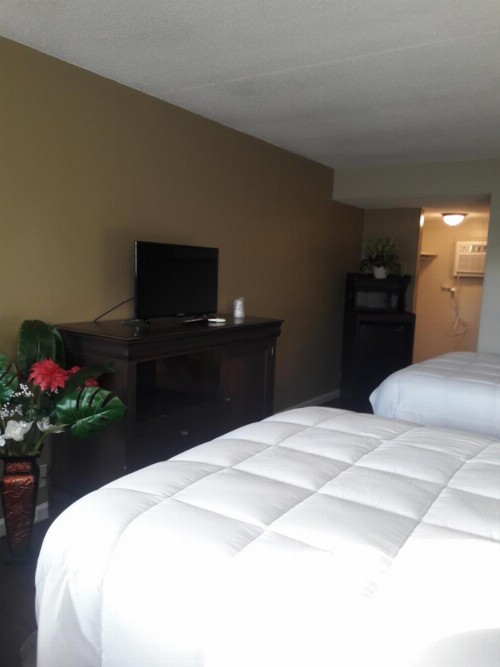 Ocean Waves Hotel - image 8