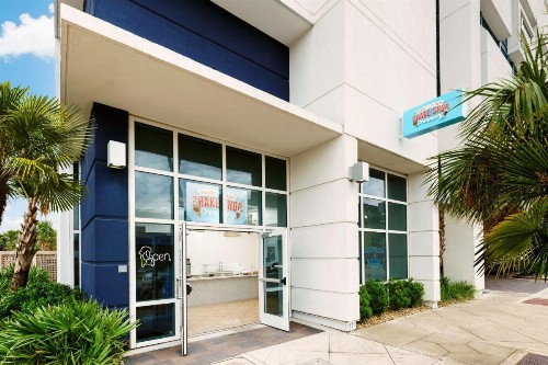 South Bay Inn & Suites - image 11