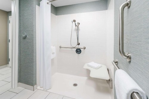 South Bay Inn & Suites - image 23