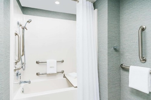 South Bay Inn & Suites - image 24