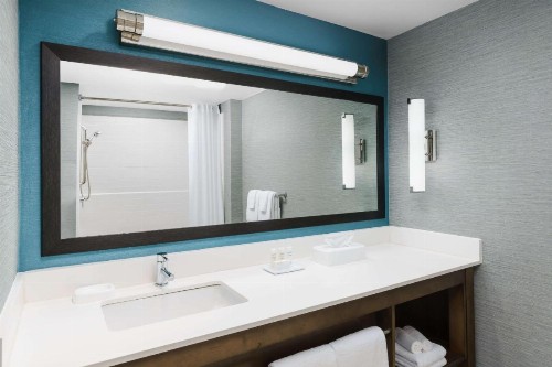 South Bay Inn & Suites - image 35