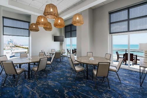 South Bay Inn & Suites - image 38