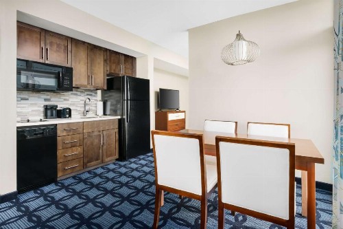 South Bay Inn & Suites - image 46