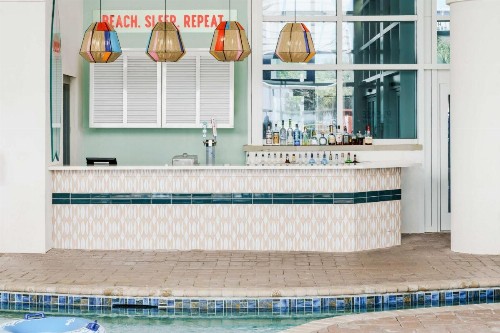South Bay Inn & Suites - image 7