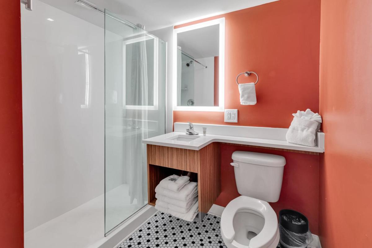 Holiday Shores Ascend Hotel Collection - image 7