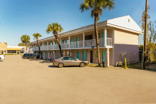 OYO Hotel Myrtle Beach Kings Hwy - image 11