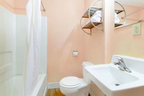 OYO Hotel Myrtle Beach Kings Hwy - image 13