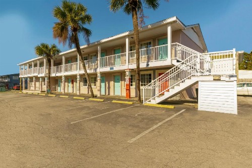 OYO Hotel Myrtle Beach Kings Hwy - image 8
