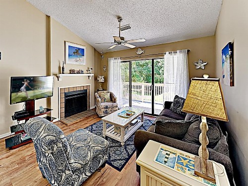 New Listing! Kingston Plantation Condo With 5 Pools! Condo