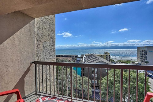 Condo with Patio and Pool Access 5 Mi to SkyWheel - image 4