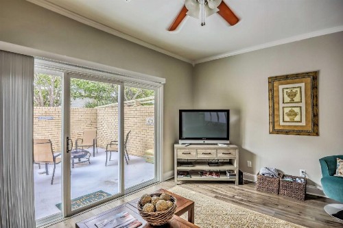 Modern Townhome - 2 Blocks to Myrtle Beachfront! - image 8